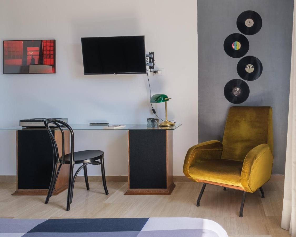 Fabula Rooms 3 Suites With Private Bathroom Болонья Экстерьер фото